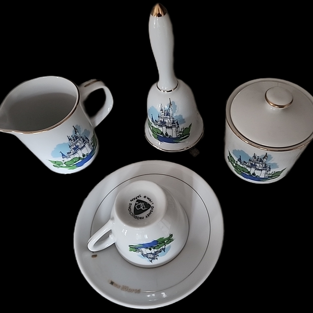 Disney Castle Themed Ceramic Set